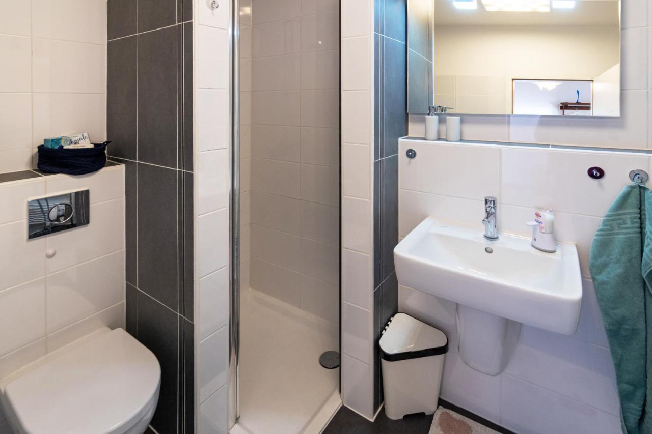 Friesenbiene Apartment Dornumersiel Bagian luar foto