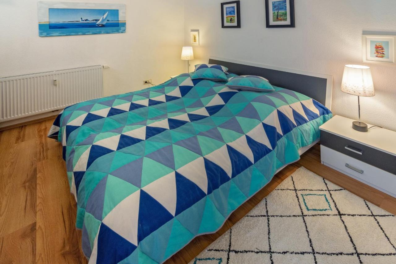 Friesenbiene Apartment Dornumersiel Bagian luar foto